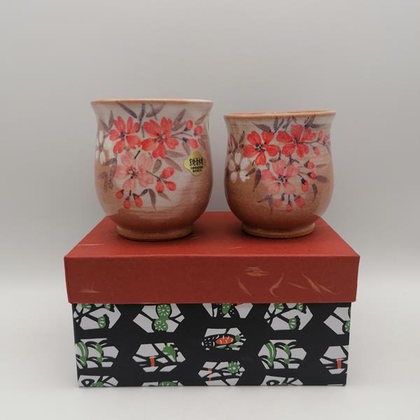 Coppia di tazze in ceramica Kyoyaki – Akebono Sakuragumi