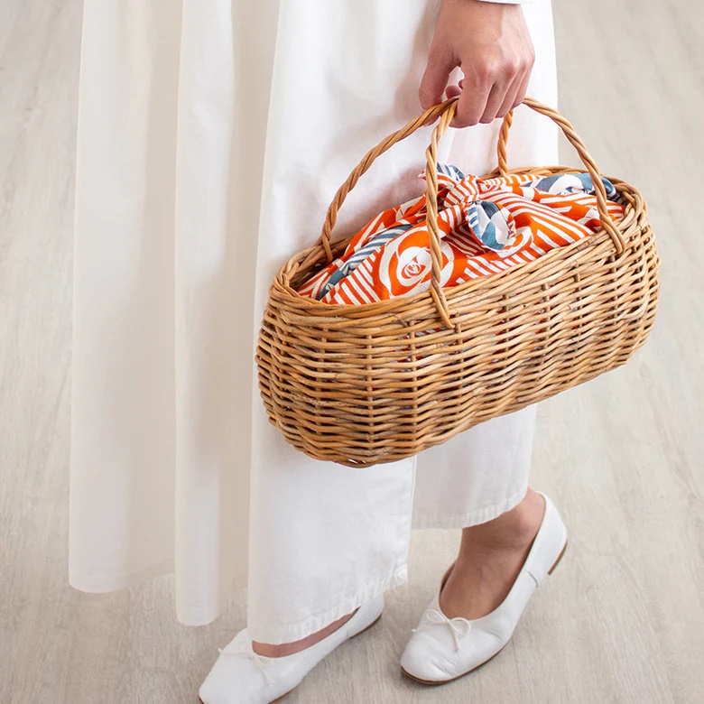 Furoshiki double-face Isa monyo arancione/blu con camelie 104cm - immagine 2