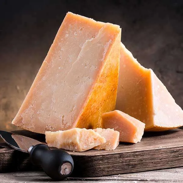 Parmigiano Reggiano DOP di Bruna Alpina oltre 56 mesi – 1 Kg